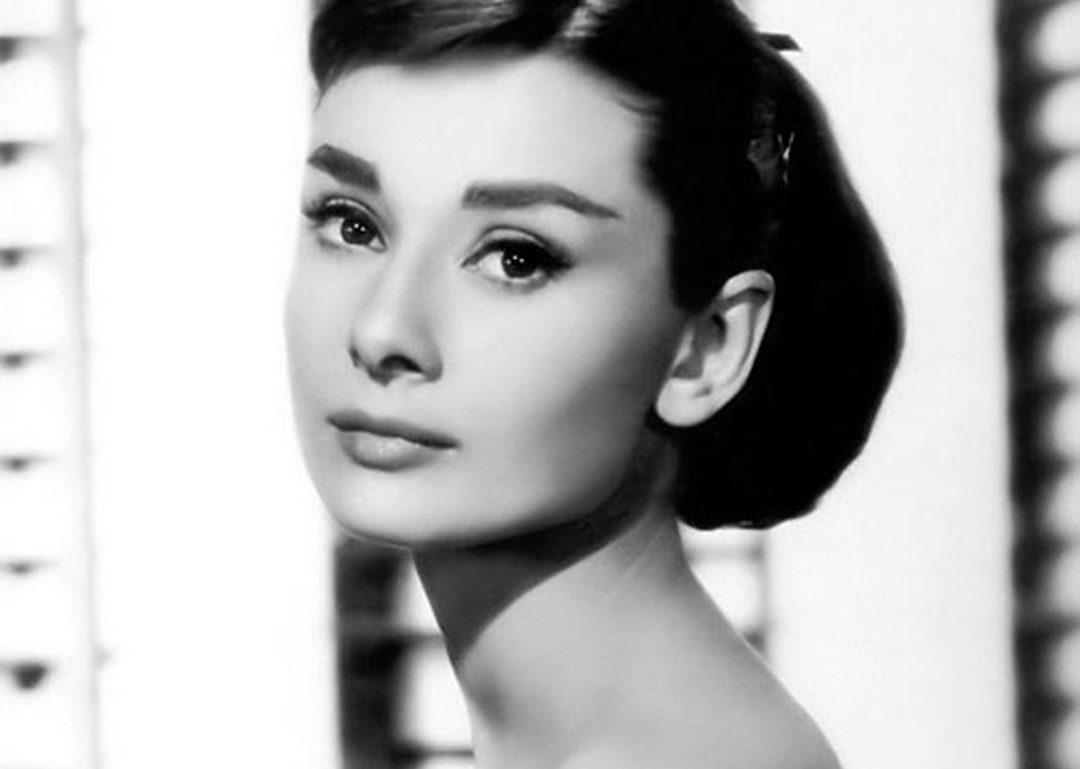 Ngôi sao điện ảnh Audrey Hepburn tuổi Tỵ
