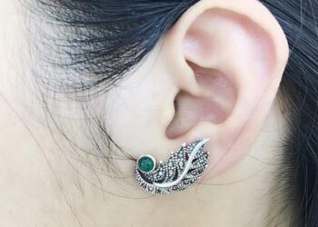 Một đôi hoa tai được lựa chọn đúng theo phong thủy có thể giúp thu hút tài lộc