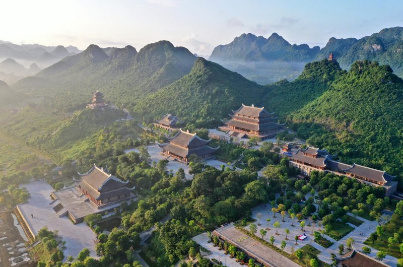 Trải nghiệm không gian và kiến trúc tại chùa Tam Chúc